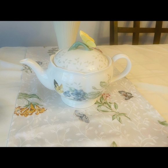 Lenox Butterfly Meadow Tea set of 6 pieces accepting offers - Picture 4 of 12